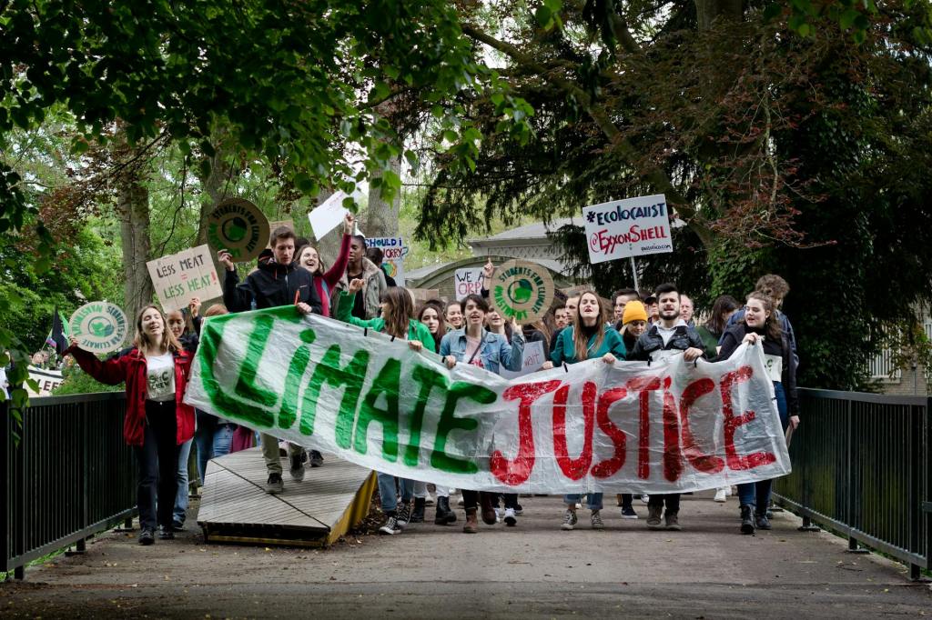 350.org: Creating a World Movement Against Climate Change